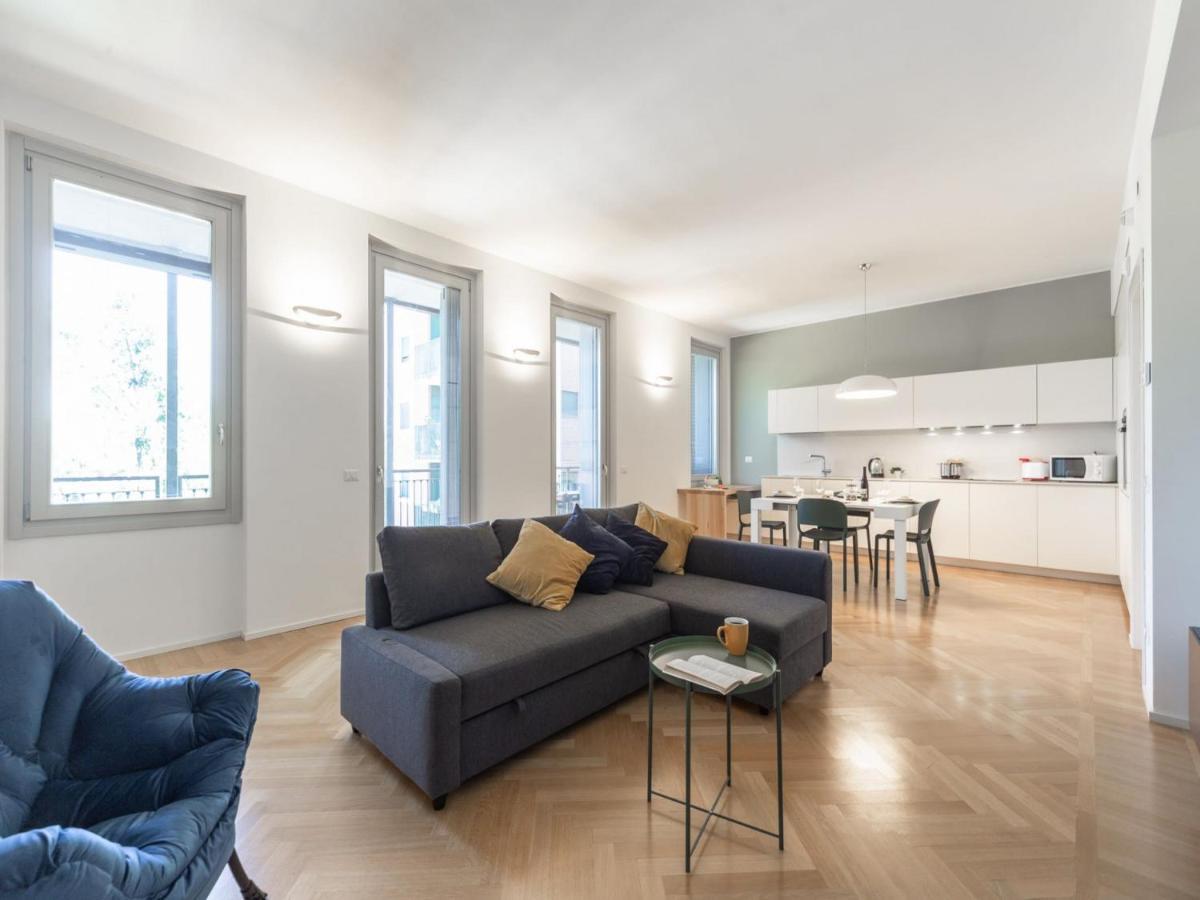 The Best Rent - Spacious Three-Bedroom Apartment With Terrace Milano Esterno foto