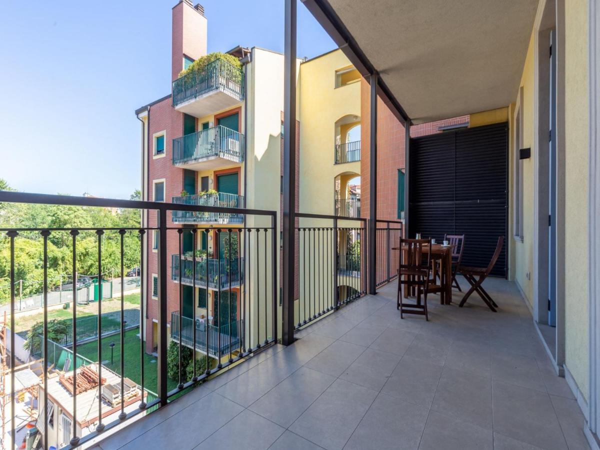 The Best Rent - Spacious Three-Bedroom Apartment With Terrace Milano Esterno foto