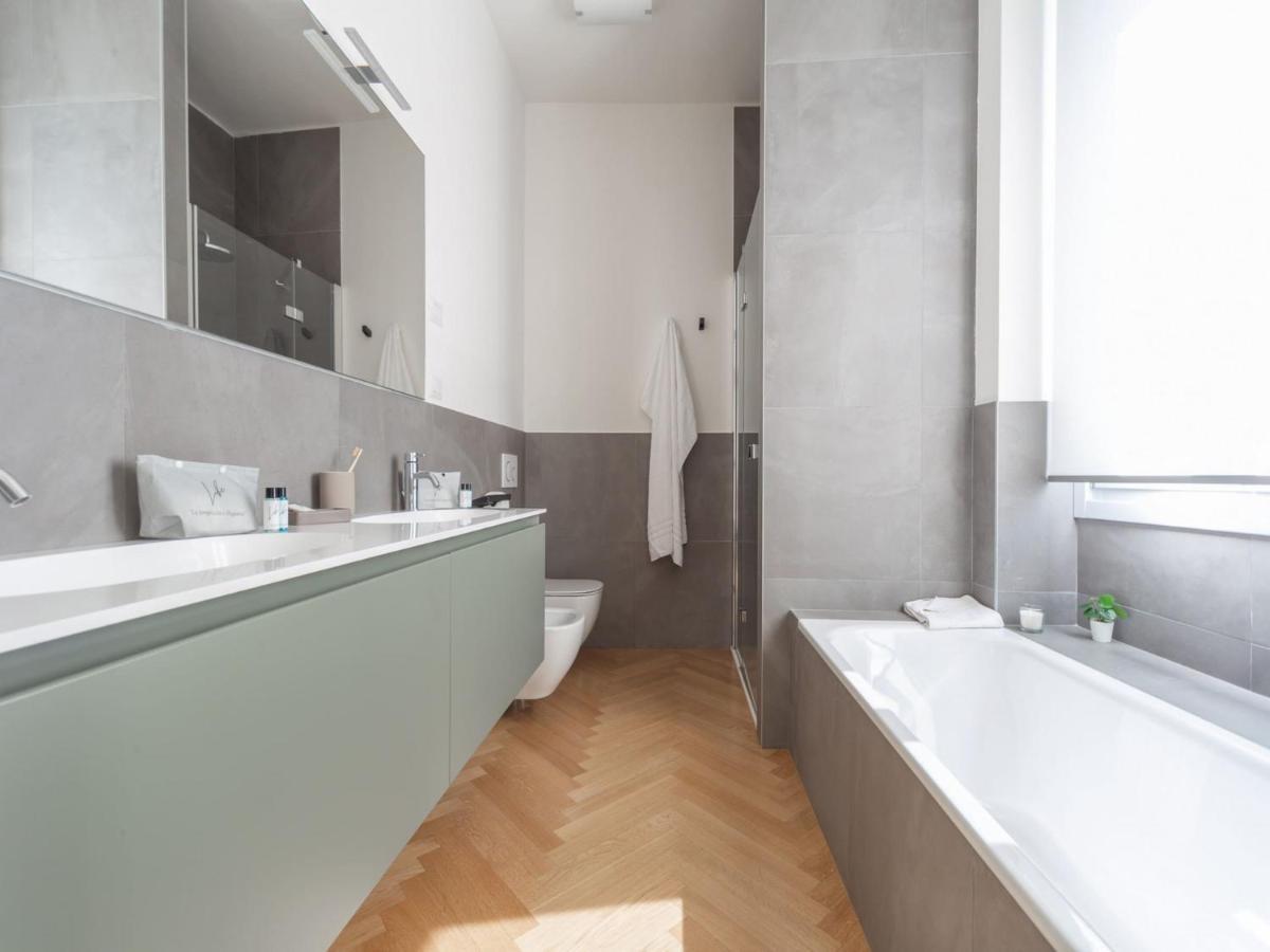 The Best Rent - Spacious Three-Bedroom Apartment With Terrace Milano Esterno foto