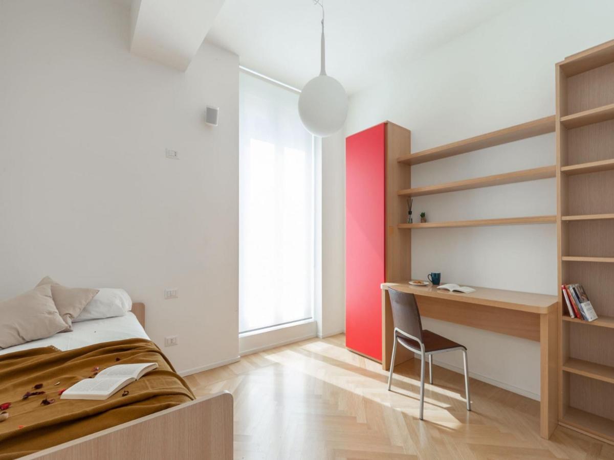 The Best Rent - Spacious Three-Bedroom Apartment With Terrace Milano Esterno foto