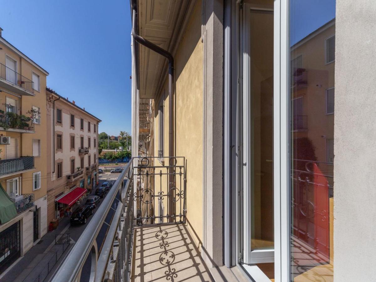 The Best Rent - Spacious Three-Bedroom Apartment With Terrace Milano Esterno foto