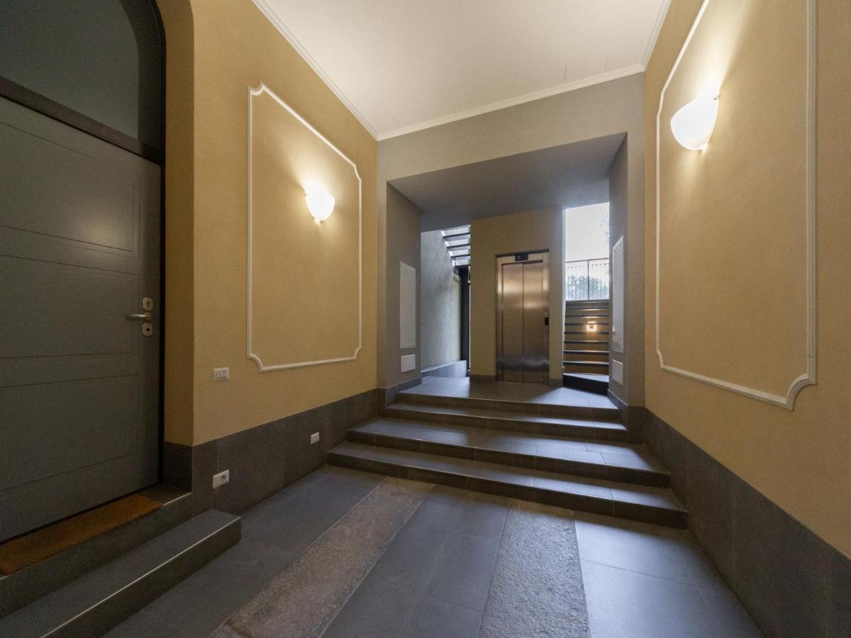 The Best Rent - Spacious Three-Bedroom Apartment With Terrace Milano Esterno foto