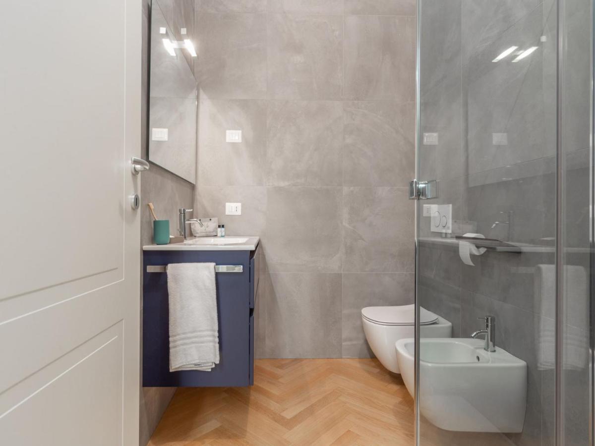 The Best Rent - Spacious Three-Bedroom Apartment With Terrace Milano Esterno foto