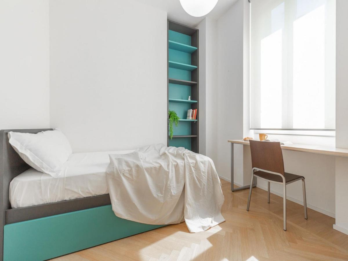 The Best Rent - Spacious Three-Bedroom Apartment With Terrace Milano Esterno foto